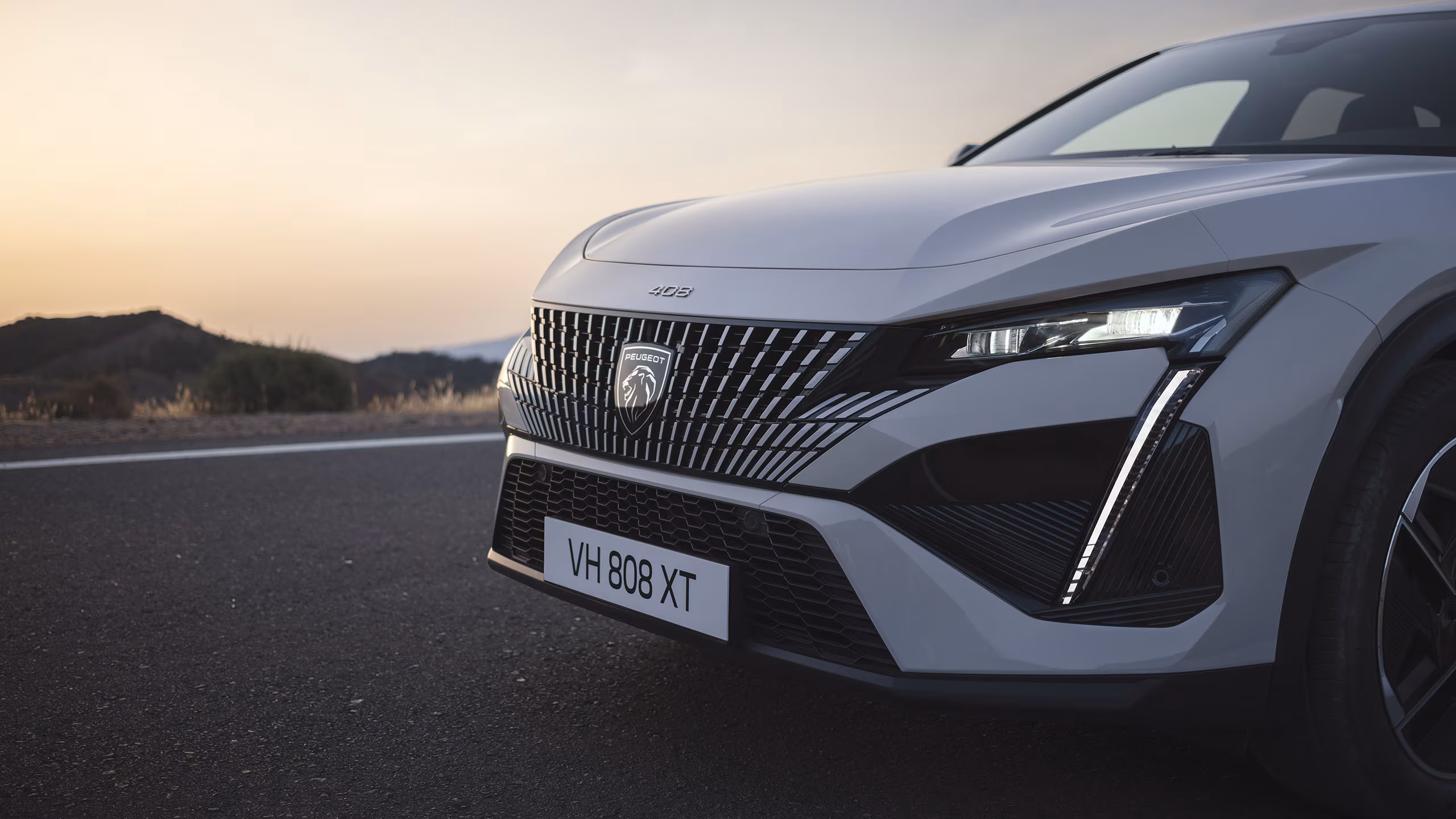 PEUGEOT_E408_Design-exterieur2_D_2560x1440 (1)