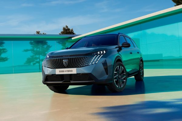 PEUGEOT_5008_HYBRID_EXTERIOR_D (1)